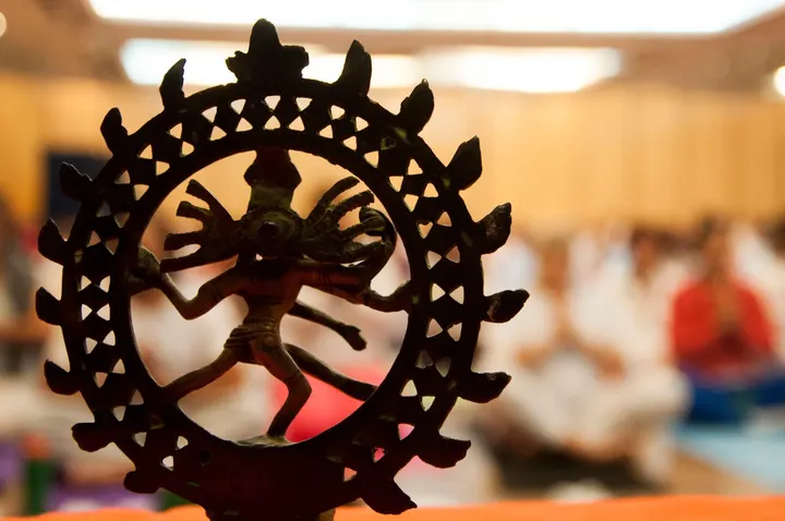 Hari Om Internacional Escuela De Yoga España — yoga-studio en Valencia — 4