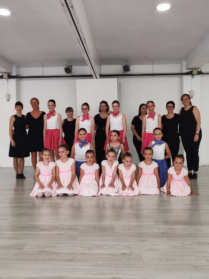 BALLuga't - Espai de Ball, Esport i Benestar — baile-studio en Can Roca, Castelldefels — 3