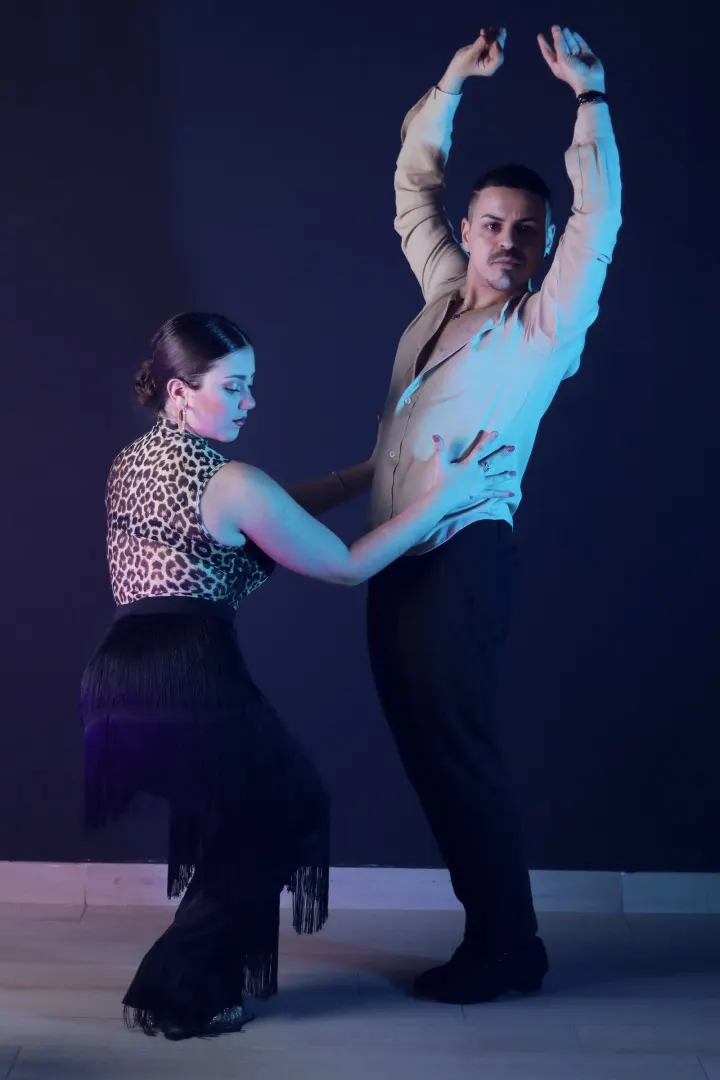 Salsa & Bachata Academy Andrea y Rosa — danza-studio a Portici — 2