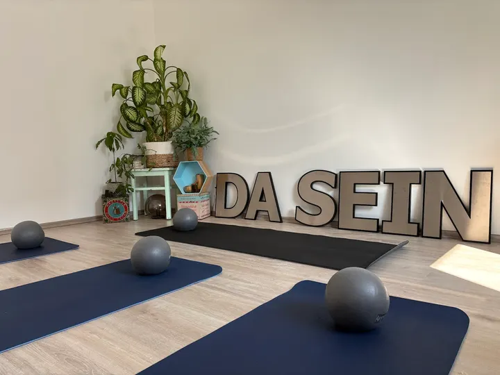 The Joyful Movements — Yoga in Deutz, Köln