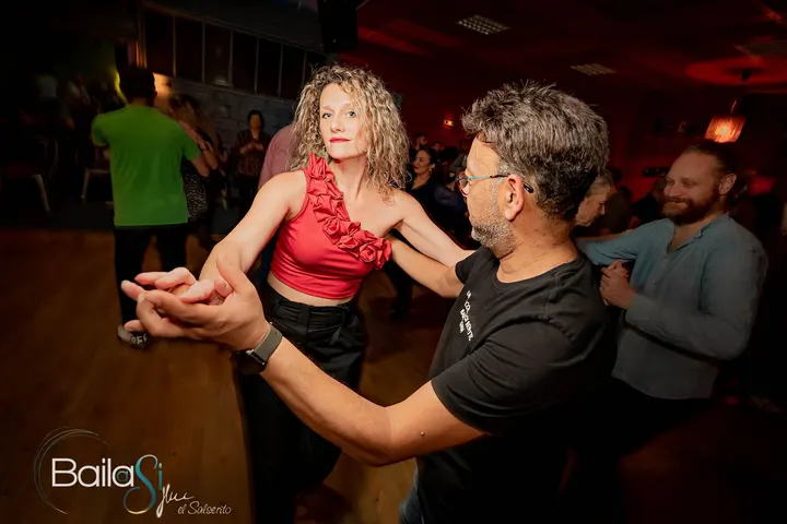 Bailasi Salsa bachata — danse-studio à Rennes — 4