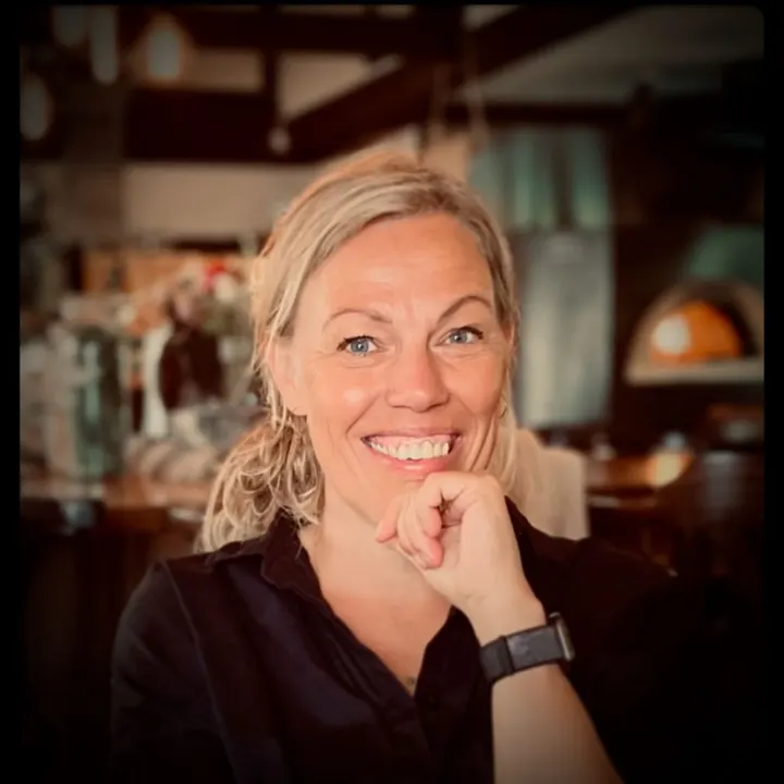 Medvetna samtal-Karin Kronborg-Samtalsterapi-Parterapi-Coaching-Livscoaching-Stresshantering-Yoga — yoga-studio i Södermalm, Stockholm