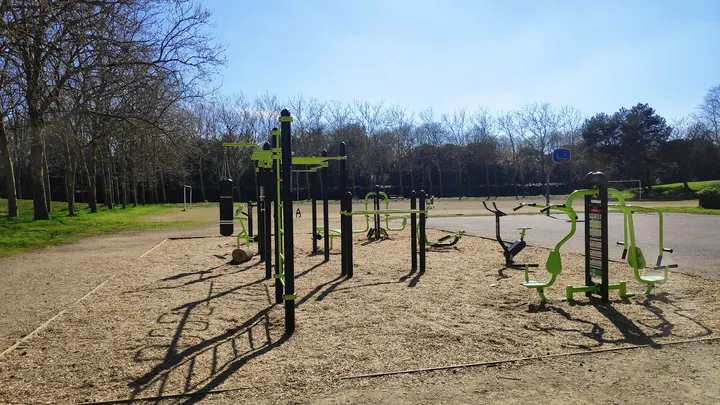 Aire de fitness & street workout — callisthénie-studio à Beaujoire - Halvèque, Nantes — 2