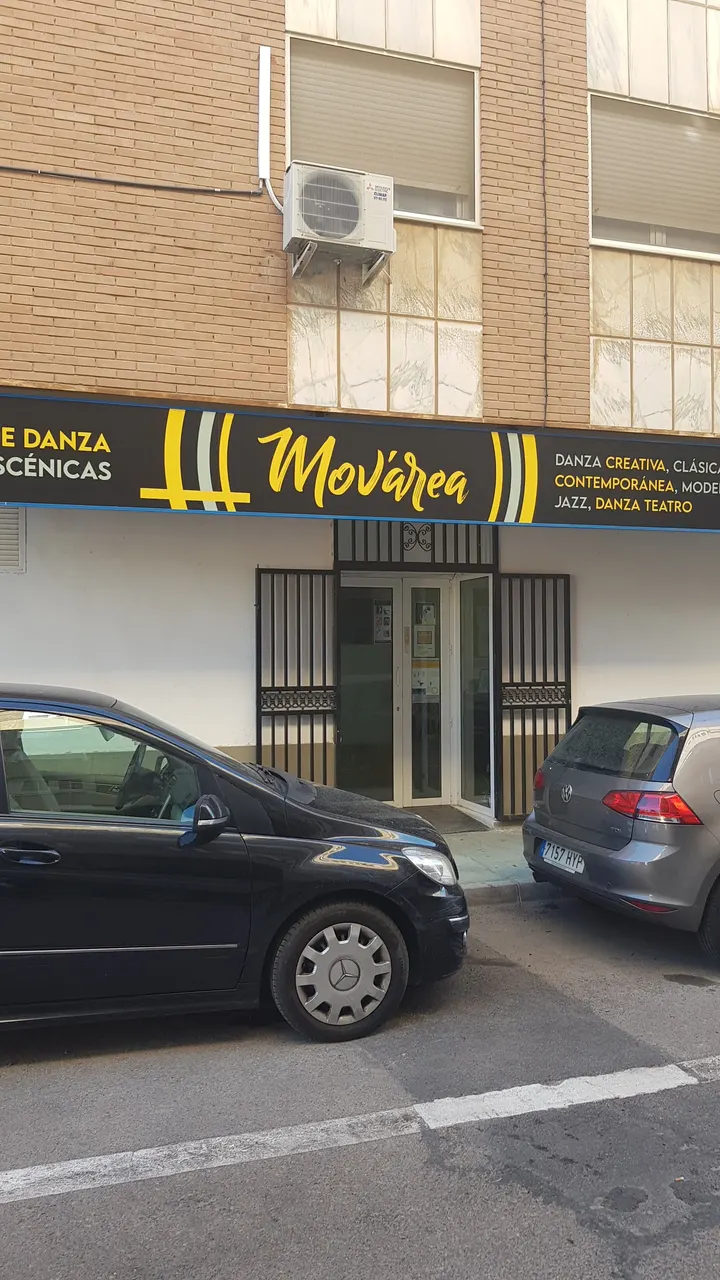 Mov-area — baile-studio en Regiones Devastadas, Almería — 2