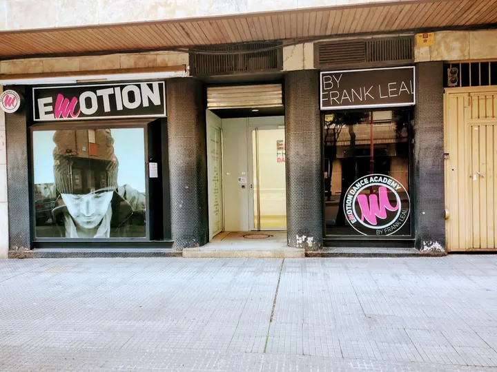 Emotion By Frank Leal — baile-studio en San Claudio, León — 2