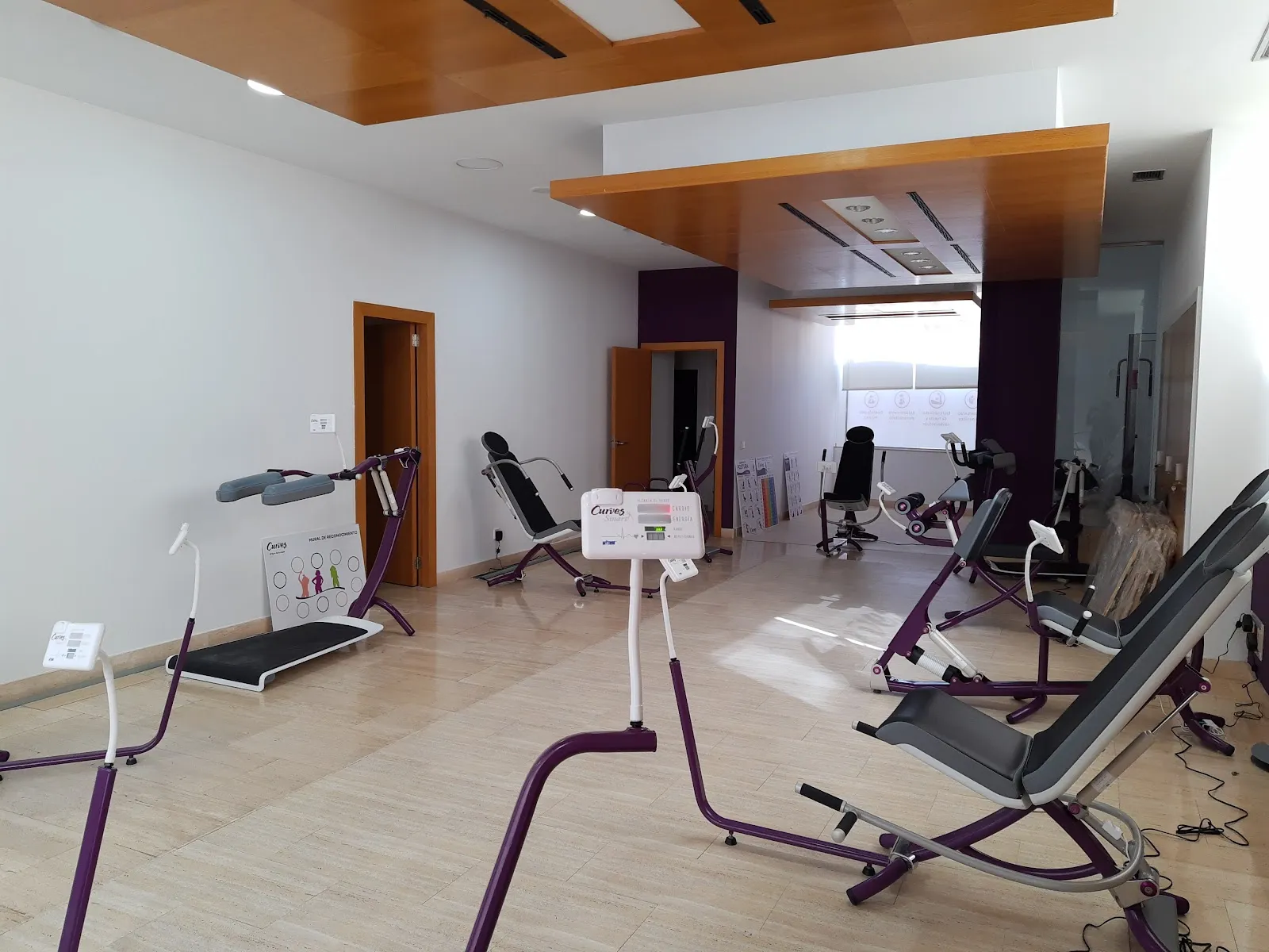 Curves Móstoles - Gimnasio para Mujeres en Madrid — estudio de fitness-studio en Móstoles — 3