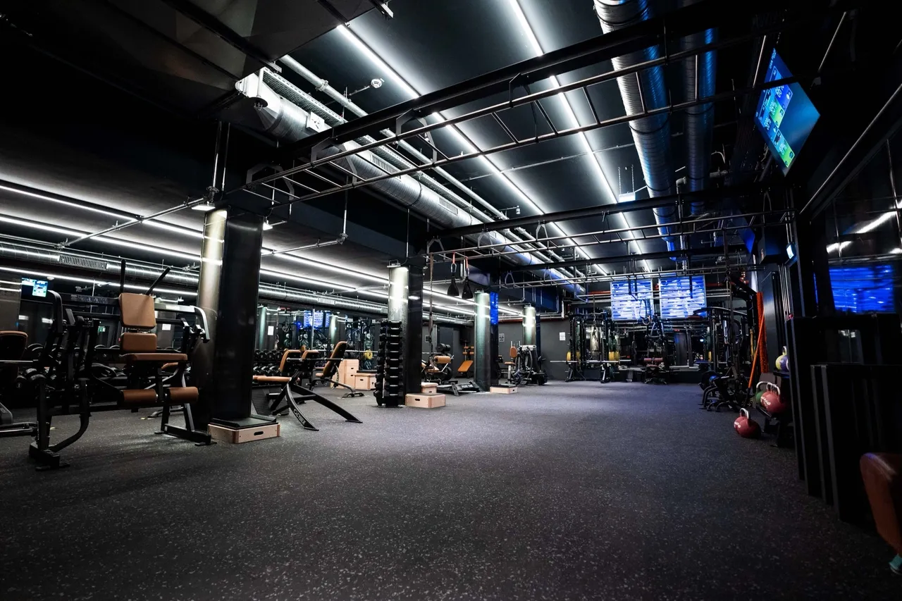 PRIME TIME fitness Maximilianstrasse — träningsstudio i München — 2