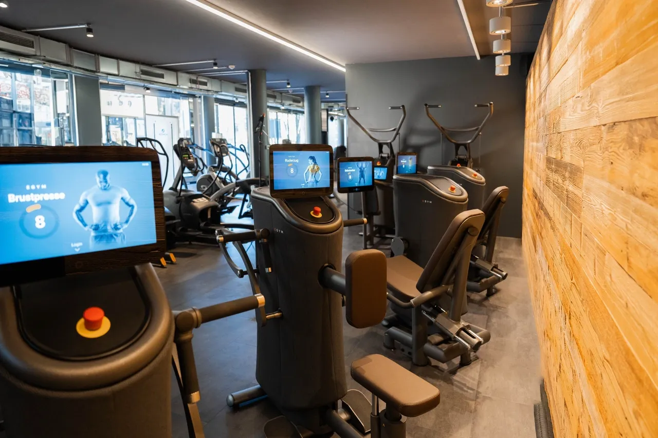 PRIME TIME fitness Maximilianstrasse — träningsstudio i München — 3