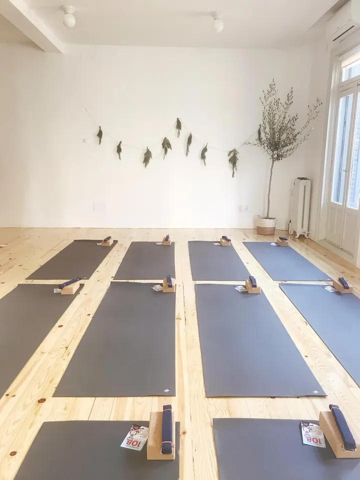 Lighthouse Yoga — yoga-studio en Chamberí, Madrid — 3