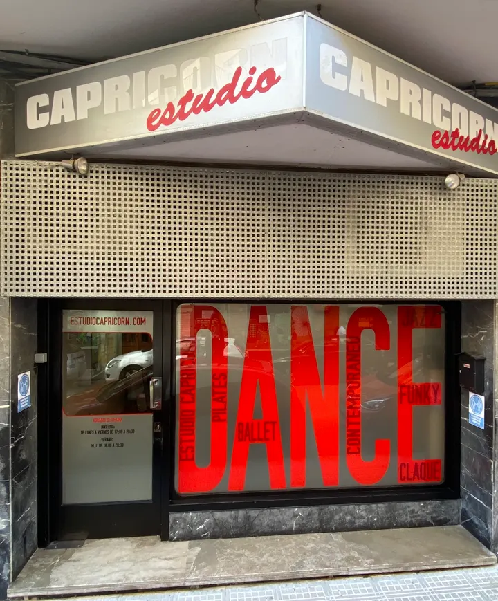 Estudio Capricorn — Baile en Dalt Vila, Eivissa