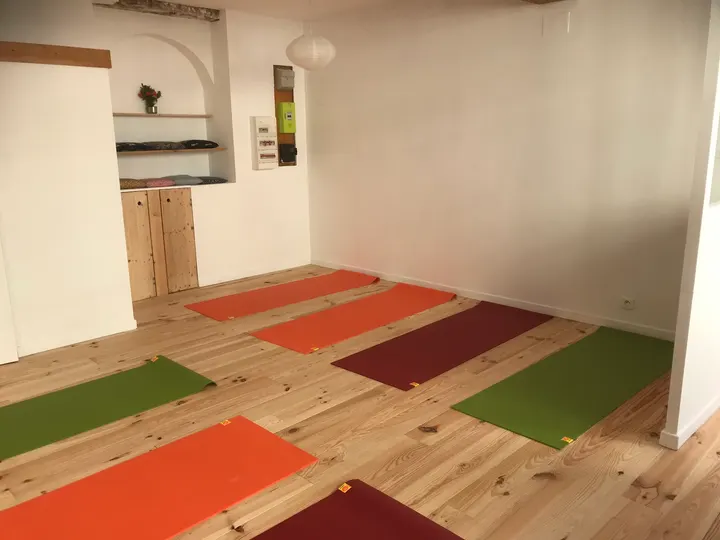 La Loba — Yoga aux Chalets / Bayard / Belfort / Saint-Aubin / Dupuy, Toulouse