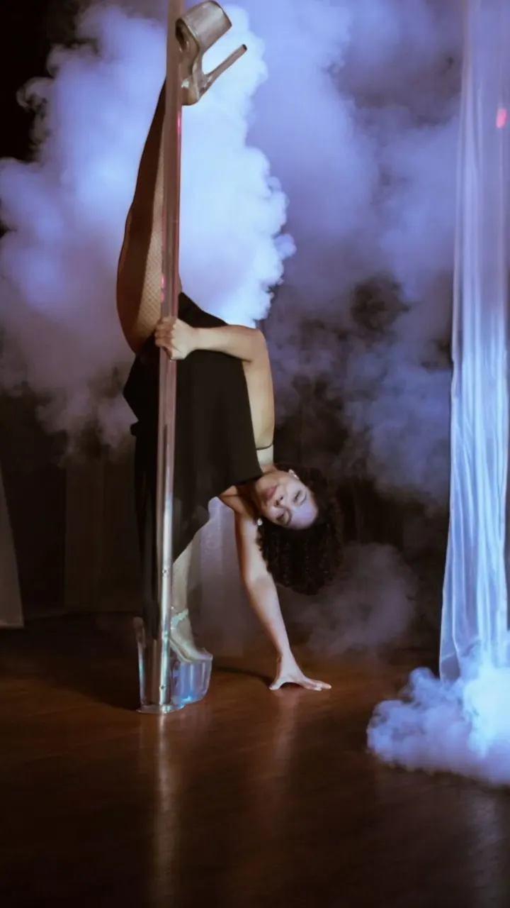 The Flow Room by Hillary. — pole fitness-studio i Ljungafors, Svenljunga — 2
