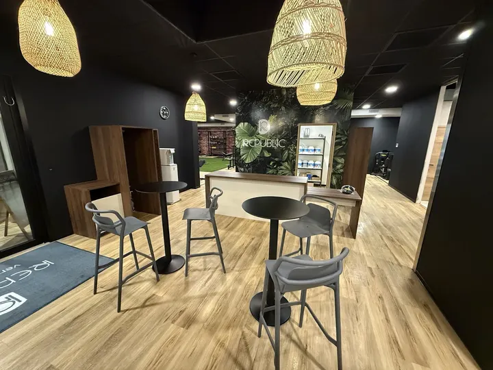 Republic Fitness - Sénas — salle de fitness-studio à Sénas — 2