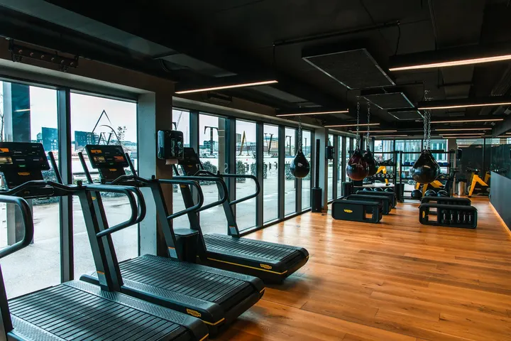 Elevate Premium Bassins — Salle de fitness à Bordeaux Maritime, Bordeaux