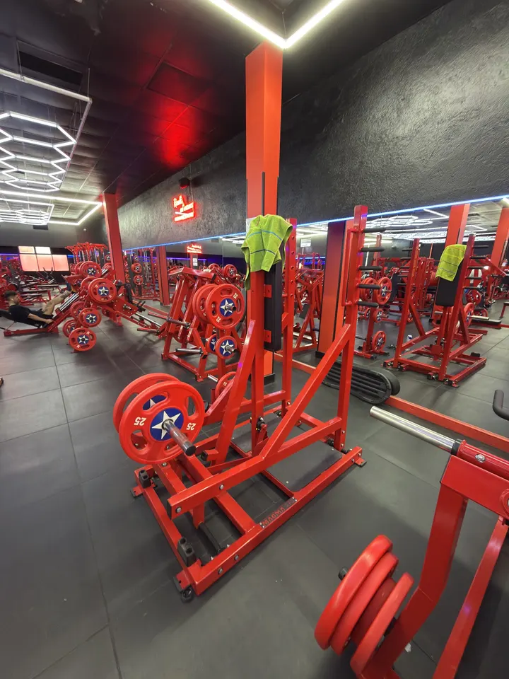 Magma Muscle Factory Coslada — Fuerza en Coslada