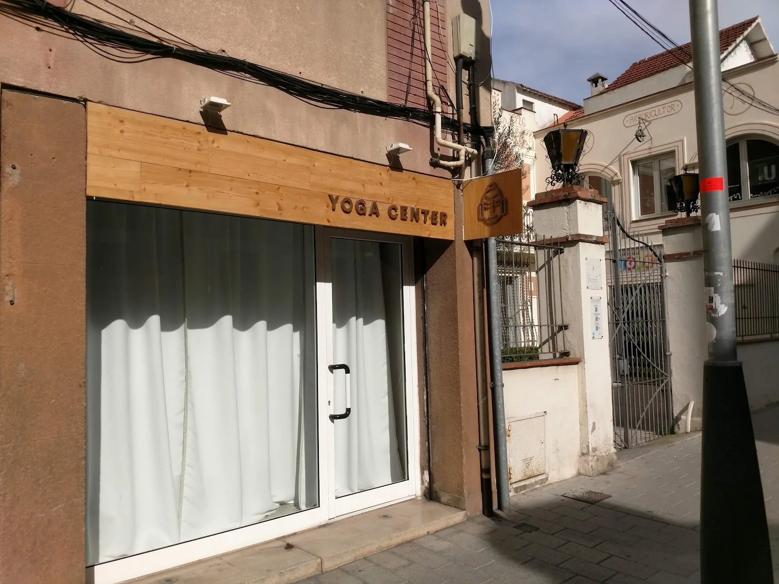 Rayma Yoga - Centro De Yoga - Hatha Yoga - Centros De Yoga — yoga-studio en Sant Joan Despí — 3