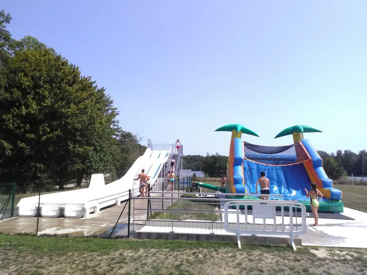 Centre aquatique Aquadombes — salle de fitness-studio à Maillard, Châtillon-sur-Chalaronne — 3