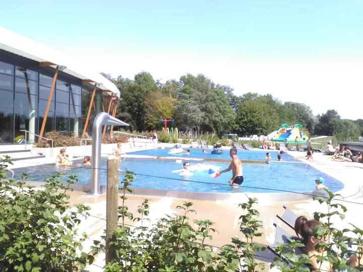 Centre aquatique Aquadombes — salle de fitness-studio à Châtillon-sur-Chalaronne — 3