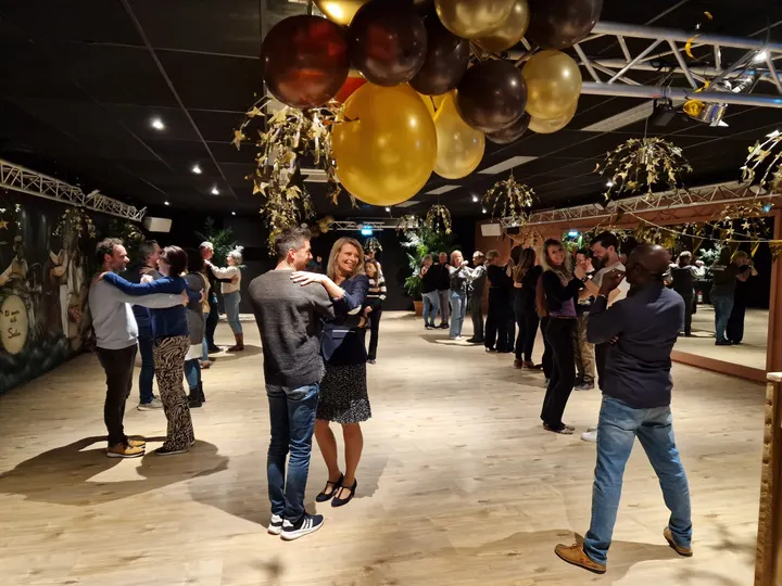 Dansschool "El Centro de la Salsa" — dans-studio in Hengelo — 2