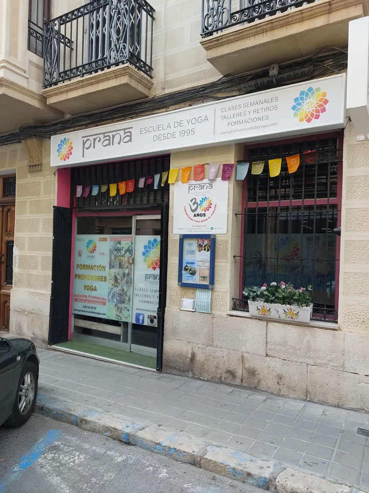 Prana Escuela De Yoga — Yoga en Alicante