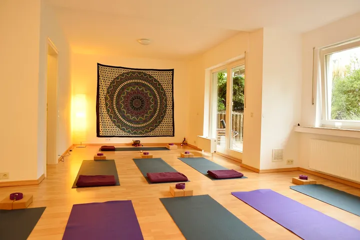 Blaustern Yoga — Yoga in Bonn-Beuel, Bonn