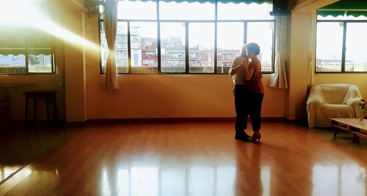 Living Tango Barcelona — baile-studio en Sant Martí, Barcelona — 2