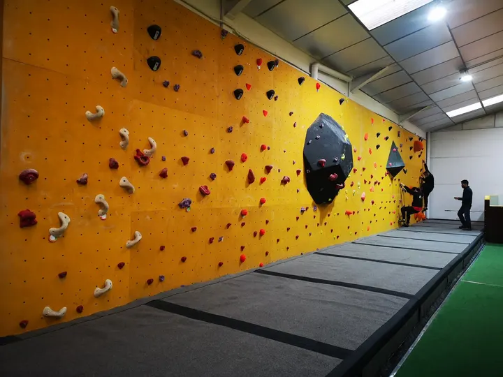 Yurok Actividades y Rocódromo en Madrid — escalada-studio en Alcorcón — 4