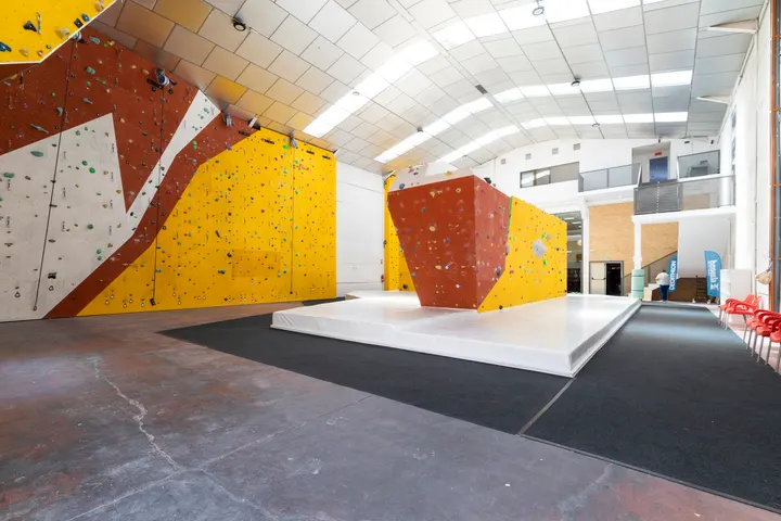 Yurok Actividades y Rocódromo en Madrid — escalada-studio en Alcorcón — 5