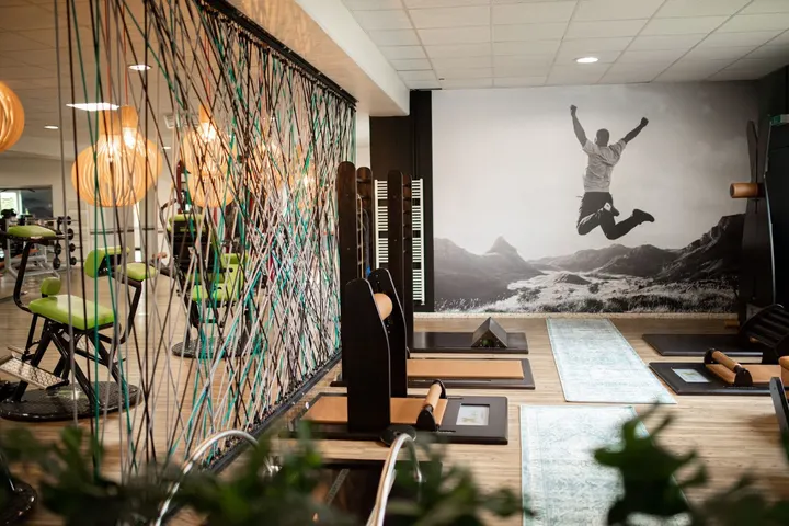 San-Fit Co. KG — fitnessstudio in Wöllstadt — 4