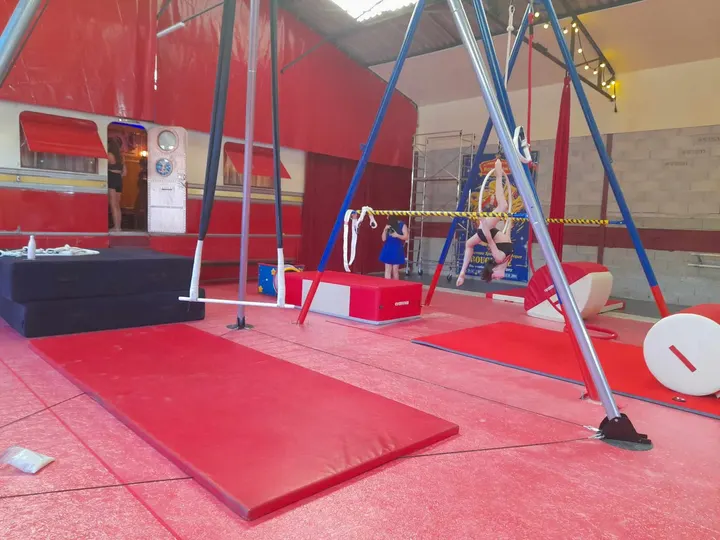 École du cirque de Lizy-sur-Ourcq — arts aériens-studio à Lizy-sur-Ourcq — 3