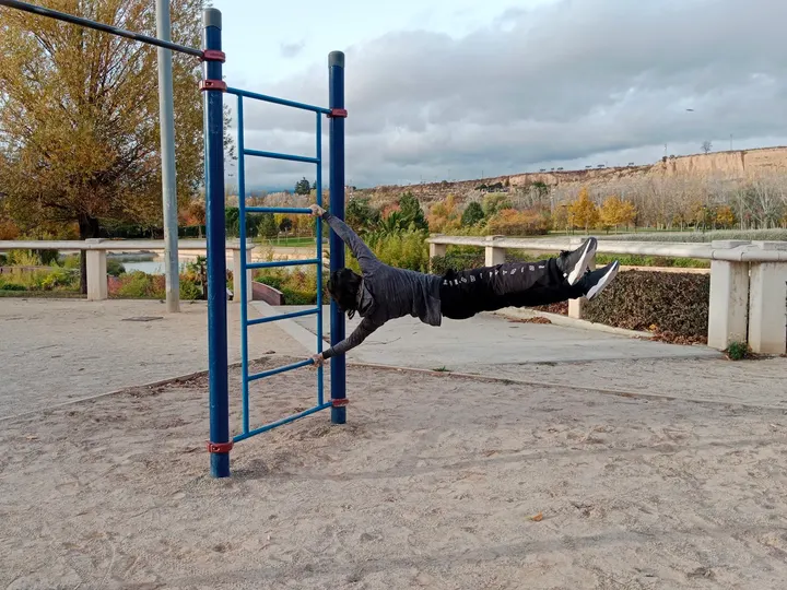 Parque StreetWorkout calistenia "La Ribera" — estudio de fitness-studio en Logroño — 5