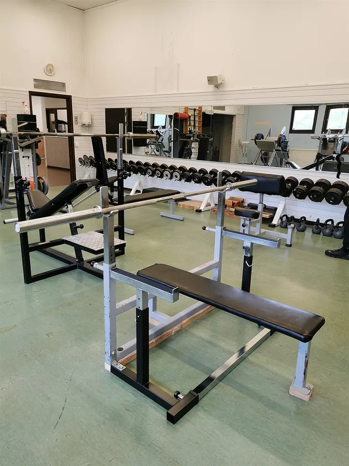 Slätthultsgården — fitness studio-studio i Myrtuvan, Trollhättan