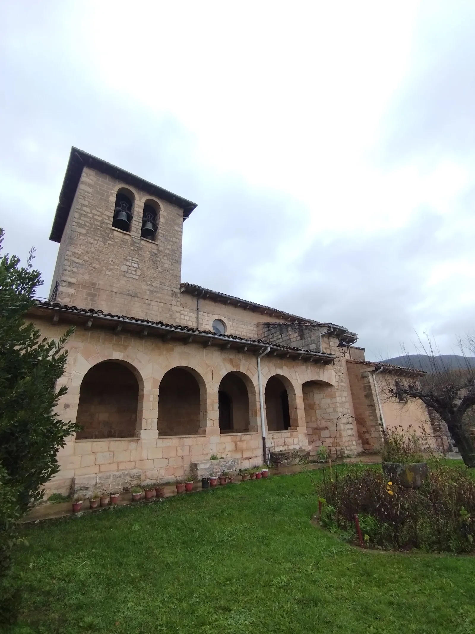 Centro De Retiros De Yoga Y Meditación Pirineo — yoga-studio en Arrieta — 4