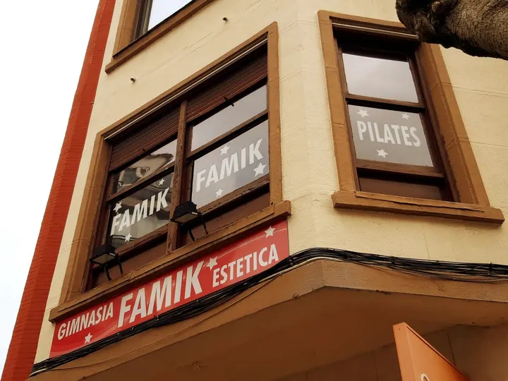 Centro Integral de Gimnasia y Estética Famik — entrenamiento personal-studio en Areeta / Las Arenas — 4