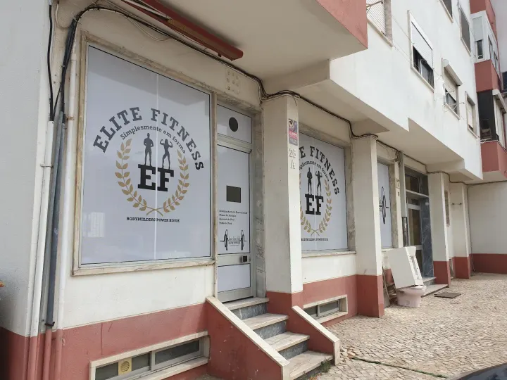 Elite Fitness Bodybuilding Power House — musculação-studio em Seixal — 3