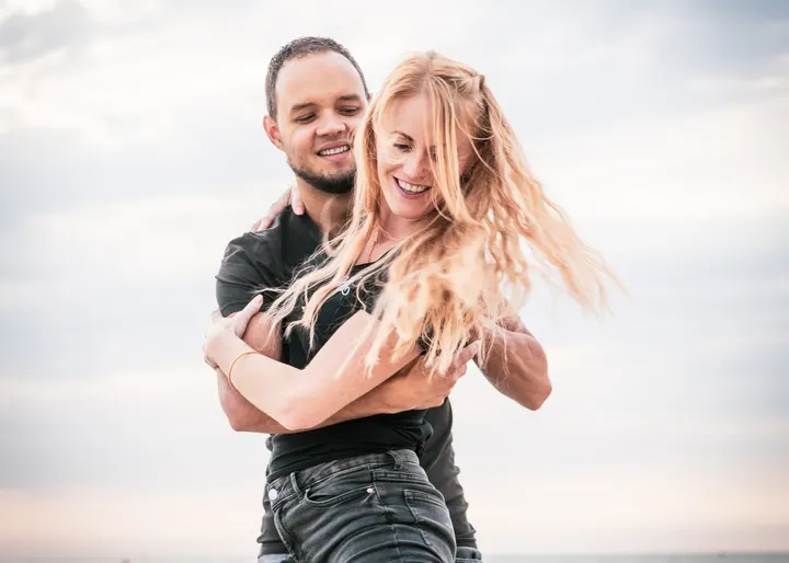 Aslian en Deborah Bachata — Dans in Binnenstad, Middelburg