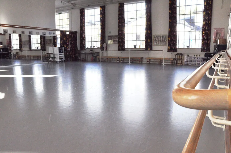 DANSBASEN Liz Balettskola — dans-studio i Västerås — bild 4