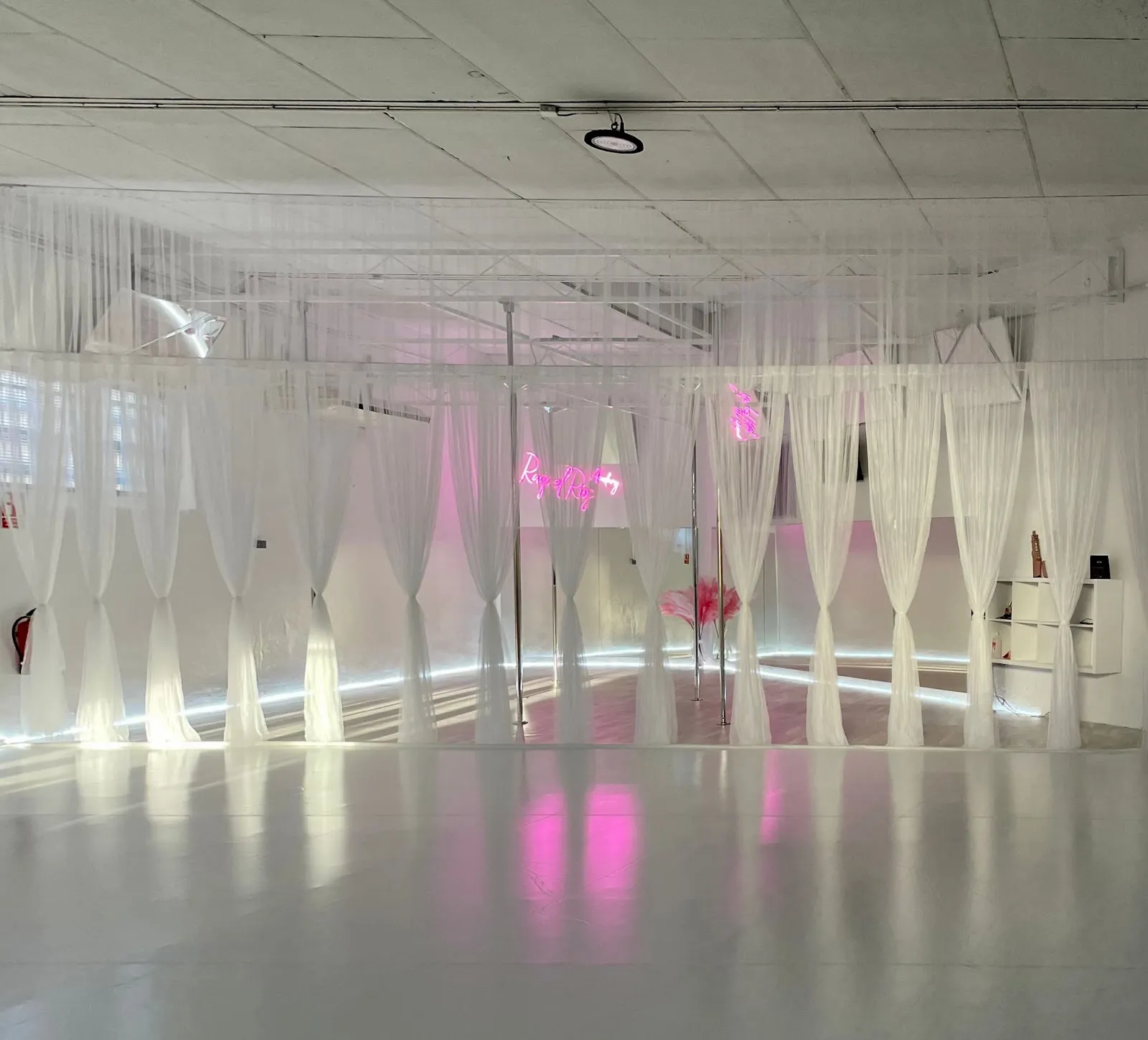 Raquel Rios Pole Dance Academy — estudio de fitness-studio en Velilla de San Antonio — 3