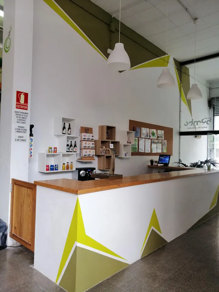 Can Bombo, el teu Rocòdrom a Olot. — boulder-studio en el Triai, Olot — 3