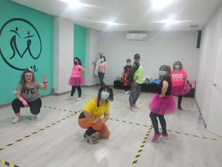 Escuela Muévelow — baile-studio en León — 4