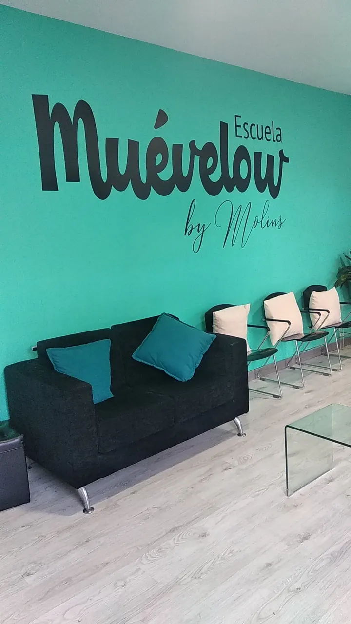 Escuela Muévelow — baile-studio en León — 5