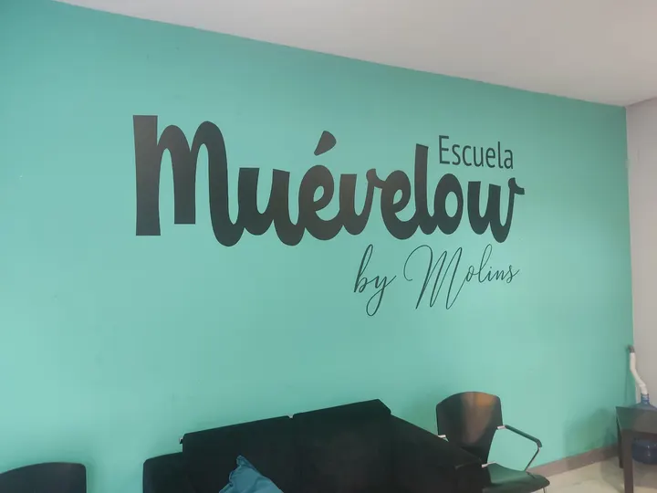 Escuela Muévelow — Baile en Moisés de León, León