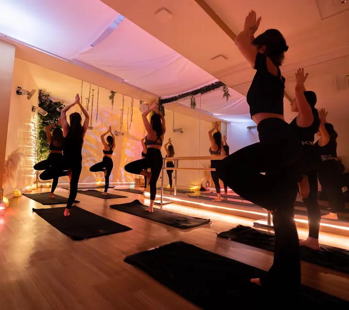 My Golden Hour Hot — Yoga à Paris 8e Arrondissement, Paris