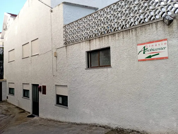 Ginásio Aerobicenter- Escola de Artes Marciais — artes marciais-studio em Seia — 3