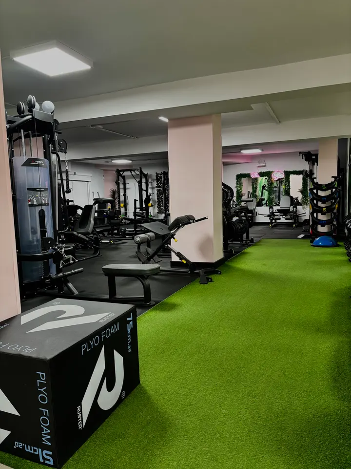 Empower Gym Girl Club - Gimnasio Mujeres — estudio de fitness-studio en Duggi, Santa Cruz de Tenerife — 2