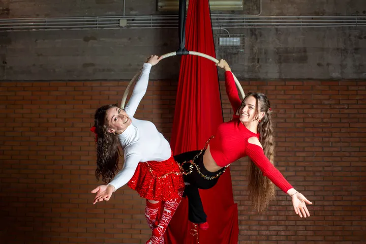 Vertical - Scuola di Circo — Acrobatica aerea a Marebello, Rimini