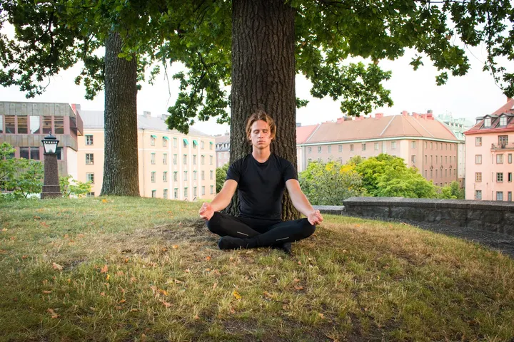 Yoga med Dag — yoga-studio i Östermalm, Stockholm — 2