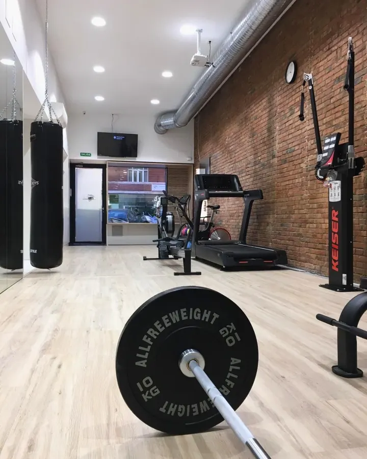 VIVE BURGOS Fisioterapia Y Entrenamiento Personal — pt studio-studio i Villa Pilar, Burgos