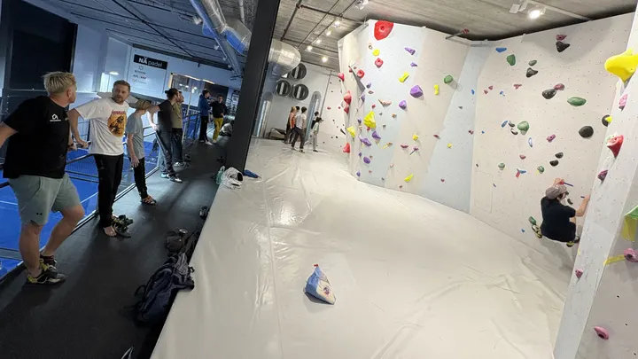 Arendal klatresenter — climbing-studio i Heimdal, Arendal
