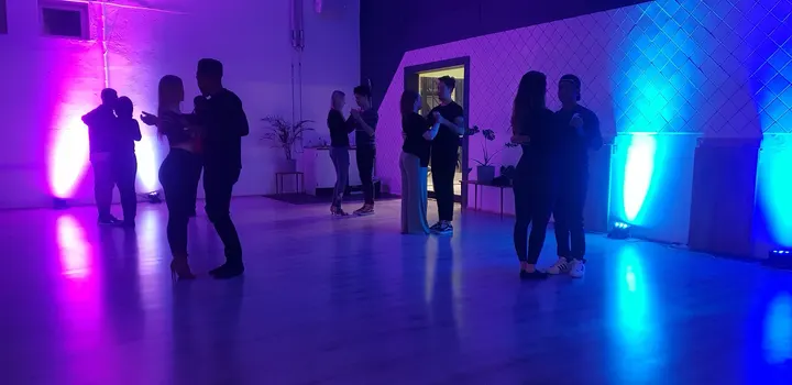 DAKALI DANCE SCHOOL — dans-studio i Torpa, Göteborg — 2